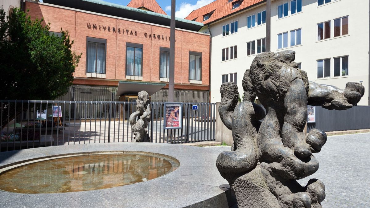 Univerzita Karlova odhalí bustu chirurgu Albertovi